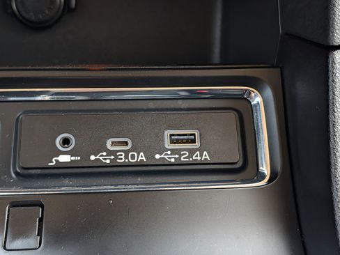 Used 2025 Subaru Ascent Premium image 33