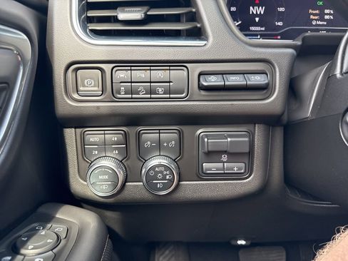 Used 2023 GMC Yukon AT4 w/ AT4 Premium Plus Package image 28