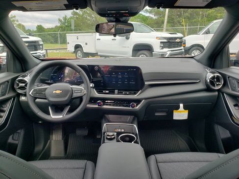 New 2026 Chevrolet Equinox LT w/ Convenience Package II FWD image 36