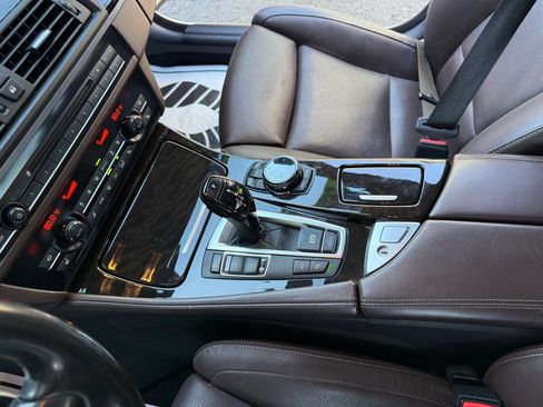 Used 2015 BMW 550i Sedan RWD image 11