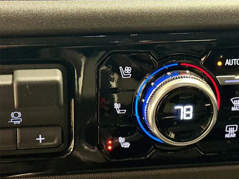 Used 2024 GMC Sierra 2500 SLT w/ SLT Premium Package image 21