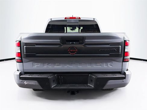 Used 2025 Nissan Frontier PRO-4X w/ Pro Convenience Package image 6