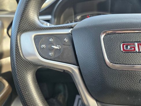 Used 2023 GMC Acadia SLE w/ Driver Convenience Package image 18