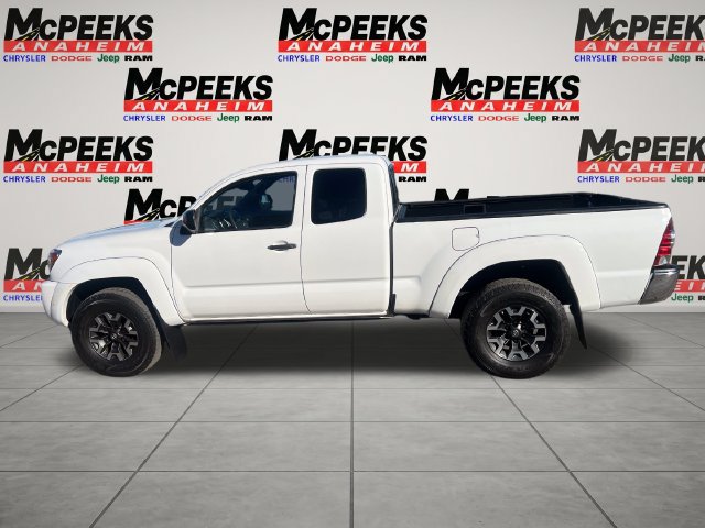 Used 2009 Toyota Tacoma PreRunner w/ SR5 Pkg #2 RWD image 2