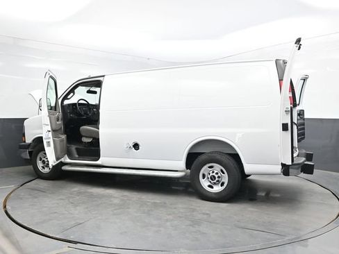 Used 2025 GMC Savana 2500 w/ Driver Convenience Package RWD image 52