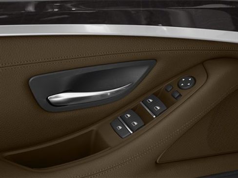 Used 2014 BMW 550i xDrive Sedan image 19