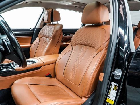 Used 2019 BMW 750i xDrive w/ Executive Package image 40