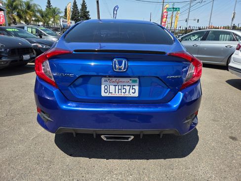 Used 2019 Honda Civic Sport image 3