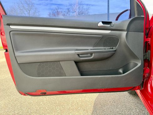 Used 2008 Volkswagen R32 AWD/4WD image 40