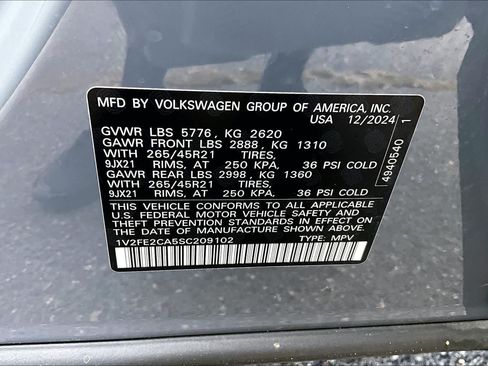 Used 2025 Volkswagen Atlas Cross Sport SEL Premium R-Line AWD/4WD image 33