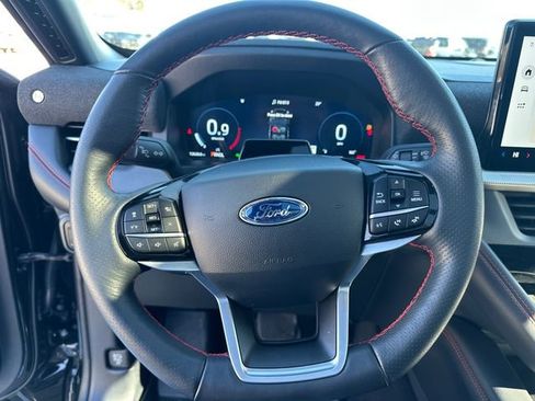 Used 2025 Ford Explorer ST-Line w/ Premium Package image 29