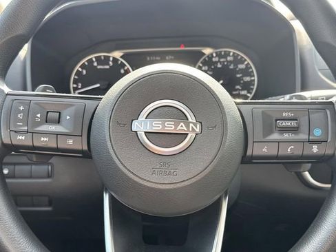 Used 2023 Nissan Rogue SV image 14