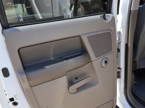 Used 2006 Dodge Ram 2500 Truck Laramie AWD/4WD image 32