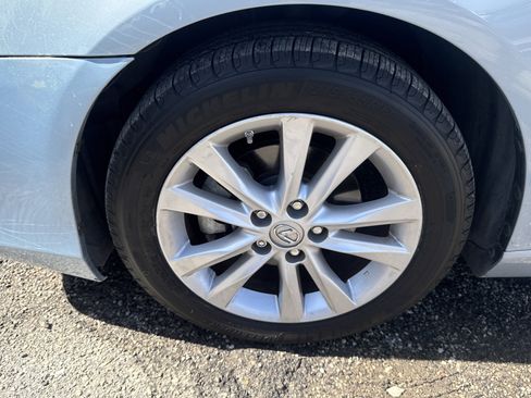 Used 2010 Lexus ES 350 image 9