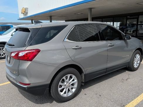 Used 2019 Chevrolet Equinox LT FWD image 3