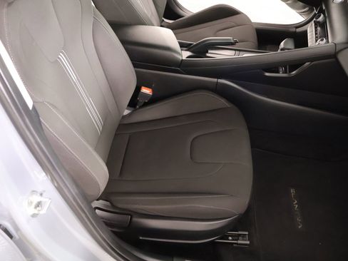 Used 2021 Hyundai Elantra SEL image 12