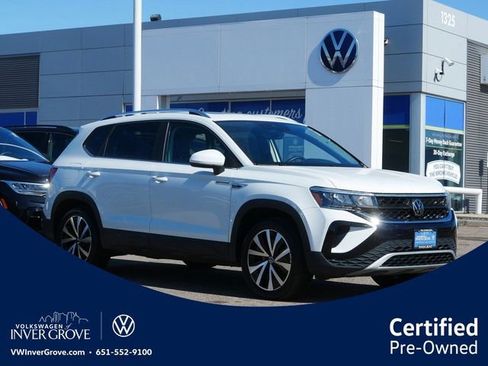 Certified 2023 Volkswagen Taos SE w/ Panoramic Sunroof Package image 1