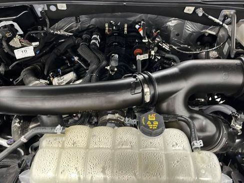 Used 2025 Ford Expedition Tremor AWD/4WD image 28