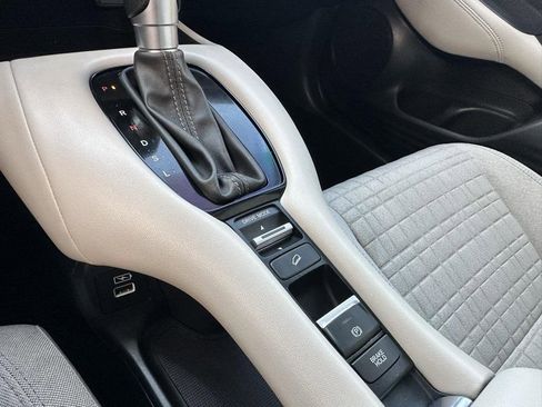 Used 2023 Honda HR-V LX image 18