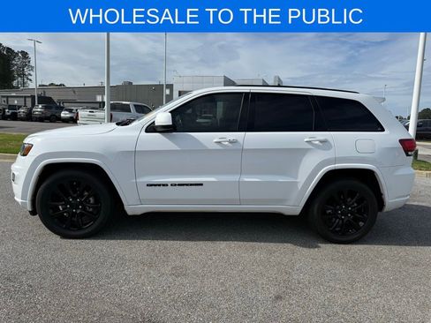Used 2019 Jeep Grand Cherokee Altitude image 2