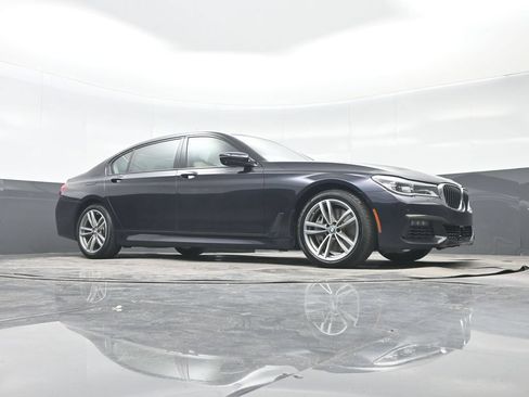 Used 2018 BMW 750i xDrive AWD/4WD image 35