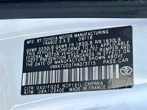 Used 2017 Toyota Yaris L image 30