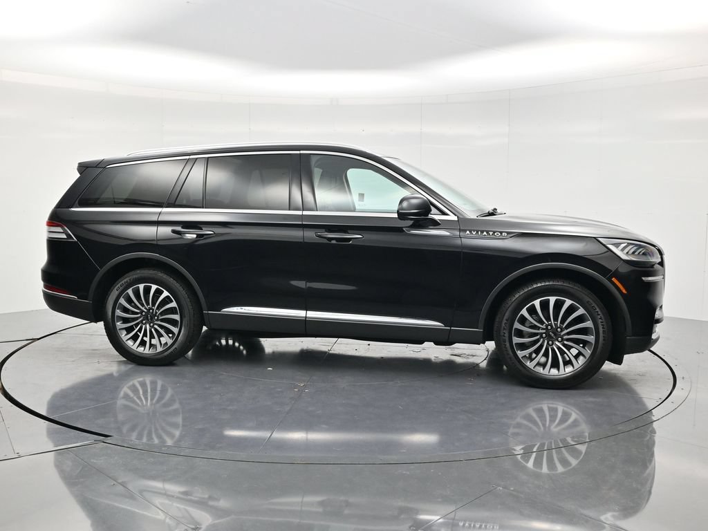 Used 2022 Lincoln Aviator AWD w/ Premium Package image 4