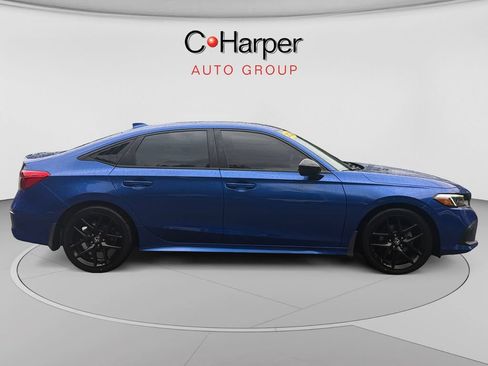 Used 2022 Honda Civic Sport image 2