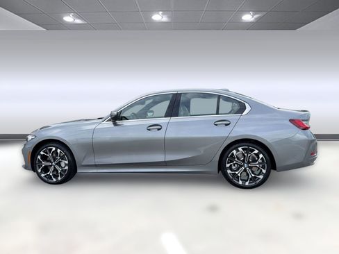 Used 2026 BMW 330i Sedan w/ Premium Package RWD image 2