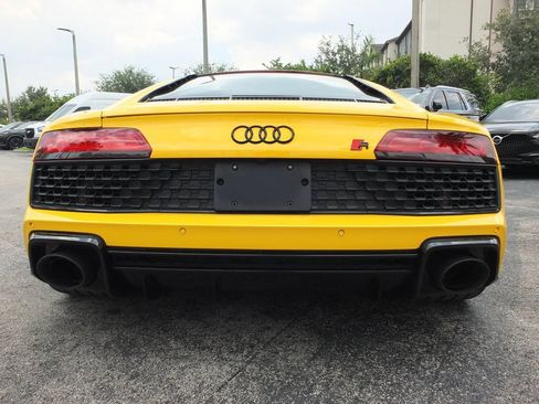 Used 2021 Audi R8 V10 w/ Premium Package RWD image 14