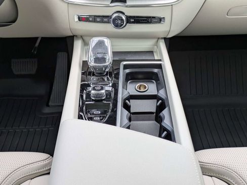 New 2026 Volvo XC60 B5 Ultra w/ Protection Package Premier AWD/4WD image 23