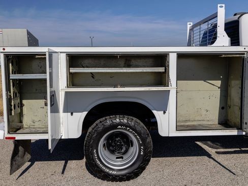 Used 2021 Ford F350 XL w/ Power Equipment Group image 21