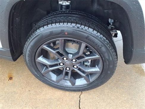 New 2025 Jeep Grand Cherokee L Limited image 19