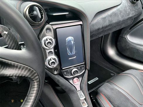 Used 2020 McLaren 720S Spider image 8