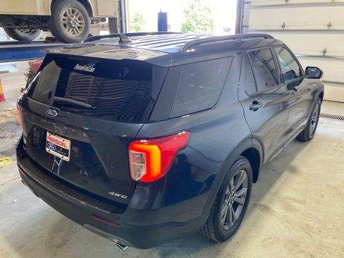 Used 2022 Ford Explorer XLT w/ Equipment Group 202A image 14