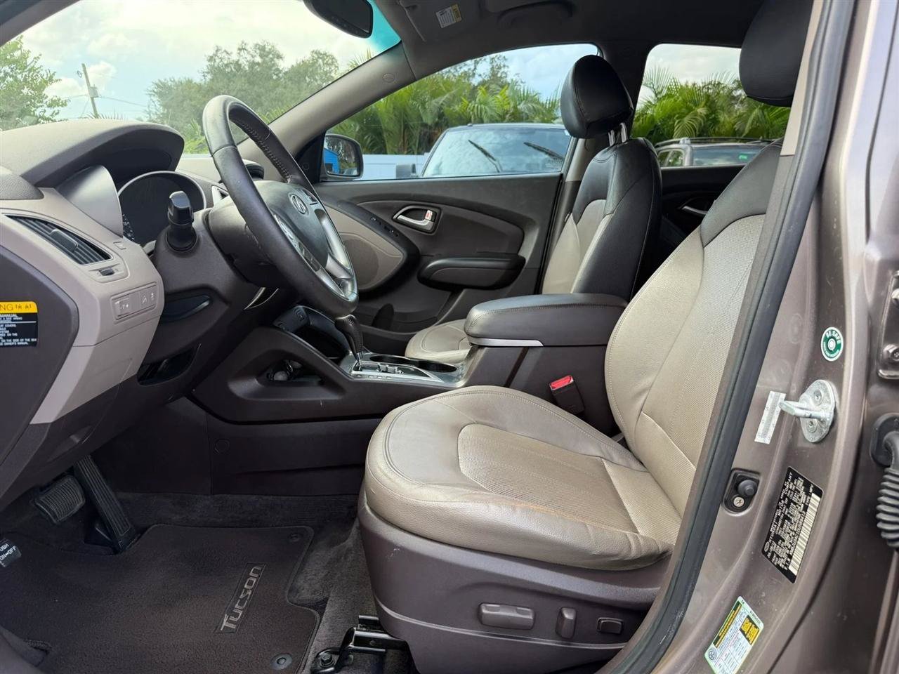 Used 2013 Hyundai Tucson Limited FWD image 23