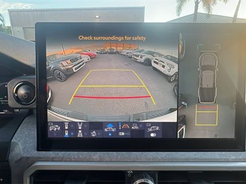 Used 2024 Toyota Tacoma Trailhunter image 25
