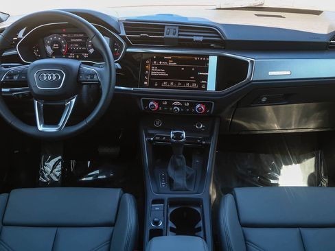 New 2025 Audi Q3 2.0T Premium image 16