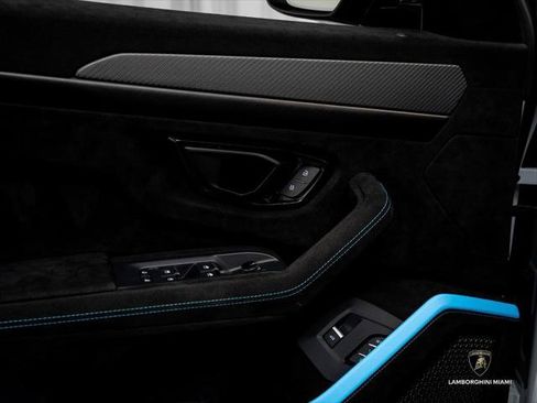Used 2024 Lamborghini Urus Performante AWD/4WD image 29