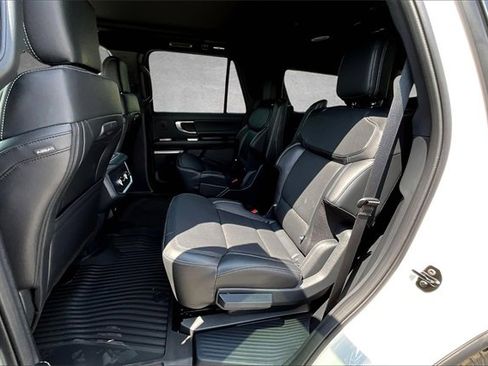 New 2025 Ford Expedition Platinum w/ Stealth Performance Package image 10