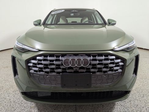 Used 2025 Audi Q5 Premium Plus w/ Premium Plus image 2