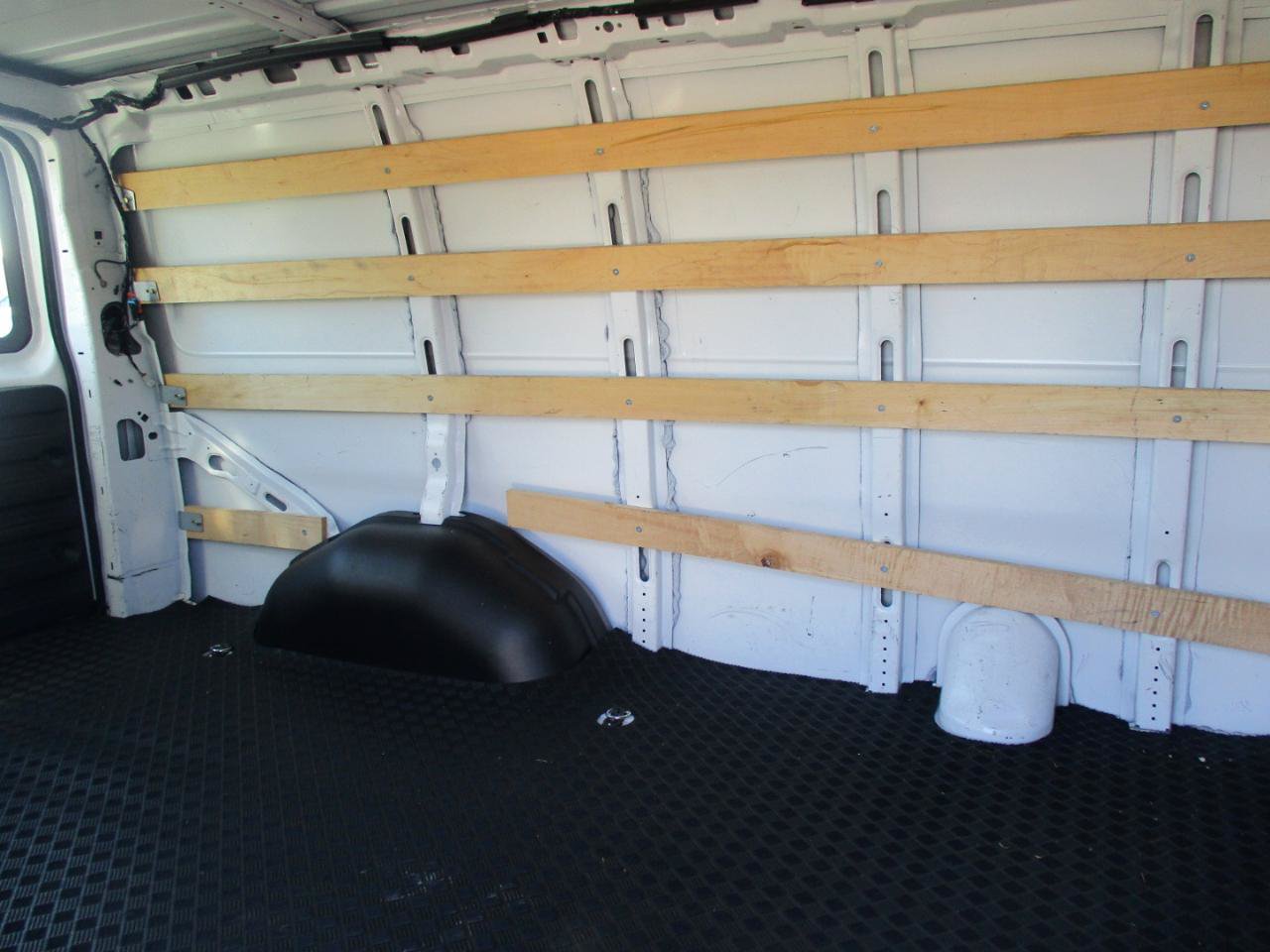 Used 2021 Chevrolet Express 2500 w/ Driver Convenience Package RWD image 15