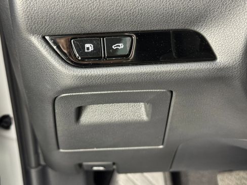 Used 2025 Lexus NX 350h AWD image 18
