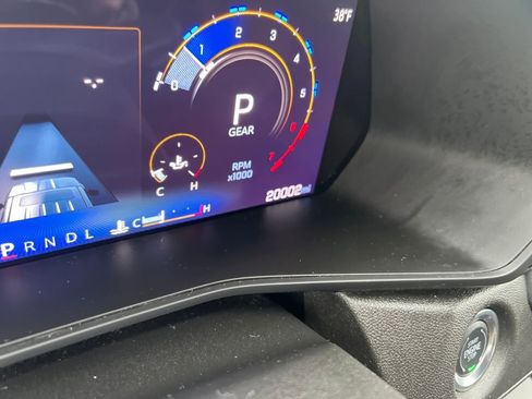 Used 2024 Chevrolet Colorado W/T image 14