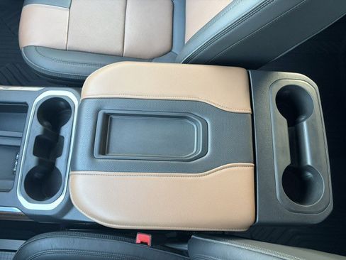 Used 2020 Chevrolet Silverado 2500 High Country w/ Technology Package image 27