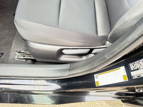 Used 2025 Toyota Prius LE image 23