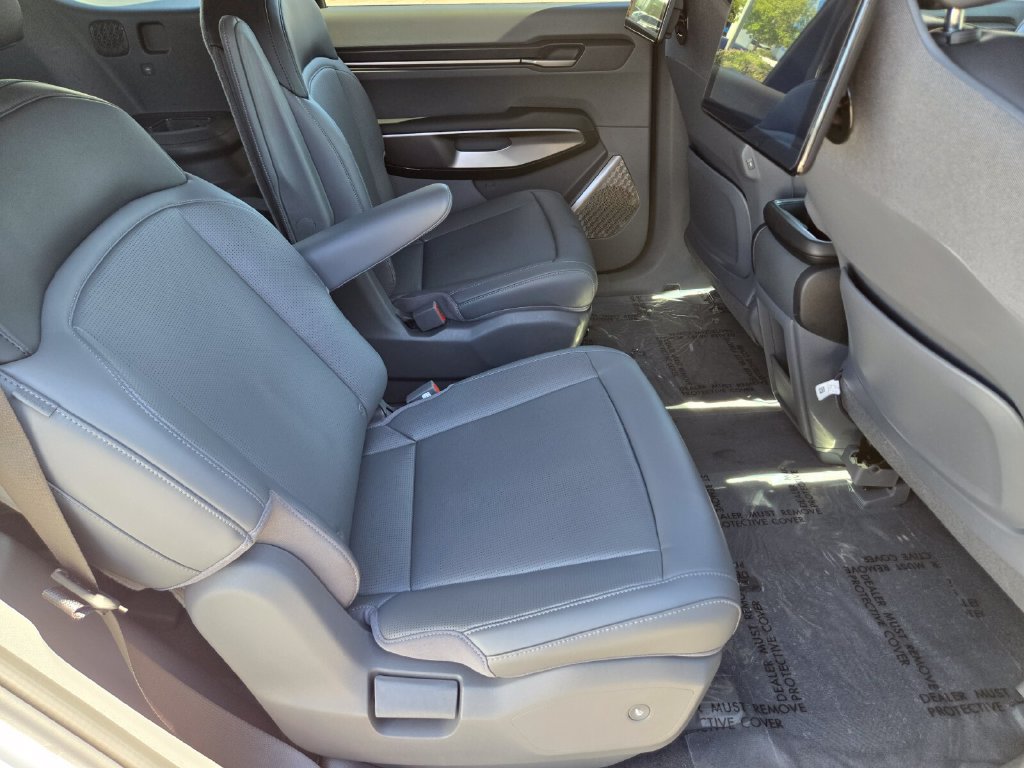 Used 2026 Kia EV9 Light RWD image 16