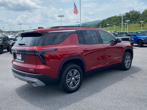 Used 2026 Chevrolet Traverse LT w/ Driver Confidence Package AWD/4WD image 5