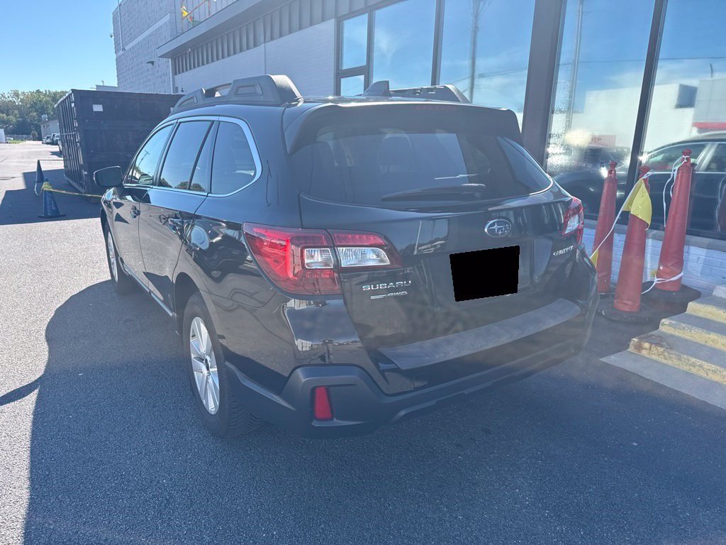Used 2019 Subaru Outback 2.5i Premium AWD/4WD image 3