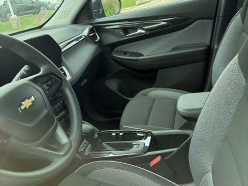 Used 2025 Chevrolet TrailBlazer LT AWD/4WD image 5